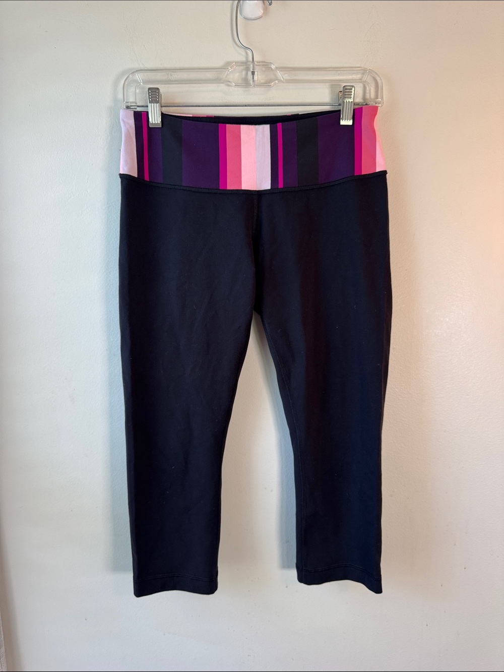 EUC Women’s Lululemon Black Capri Leggings with Pink Stripe Waistband 8